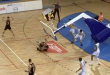 Jezivo: Koš se srušio i pao na košarkaša Splita