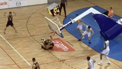 Jezivo: Koš se srušio i pao na košarkaša Splita