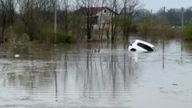 Drama u Prijedoru: Voda nosila automobil i vozača