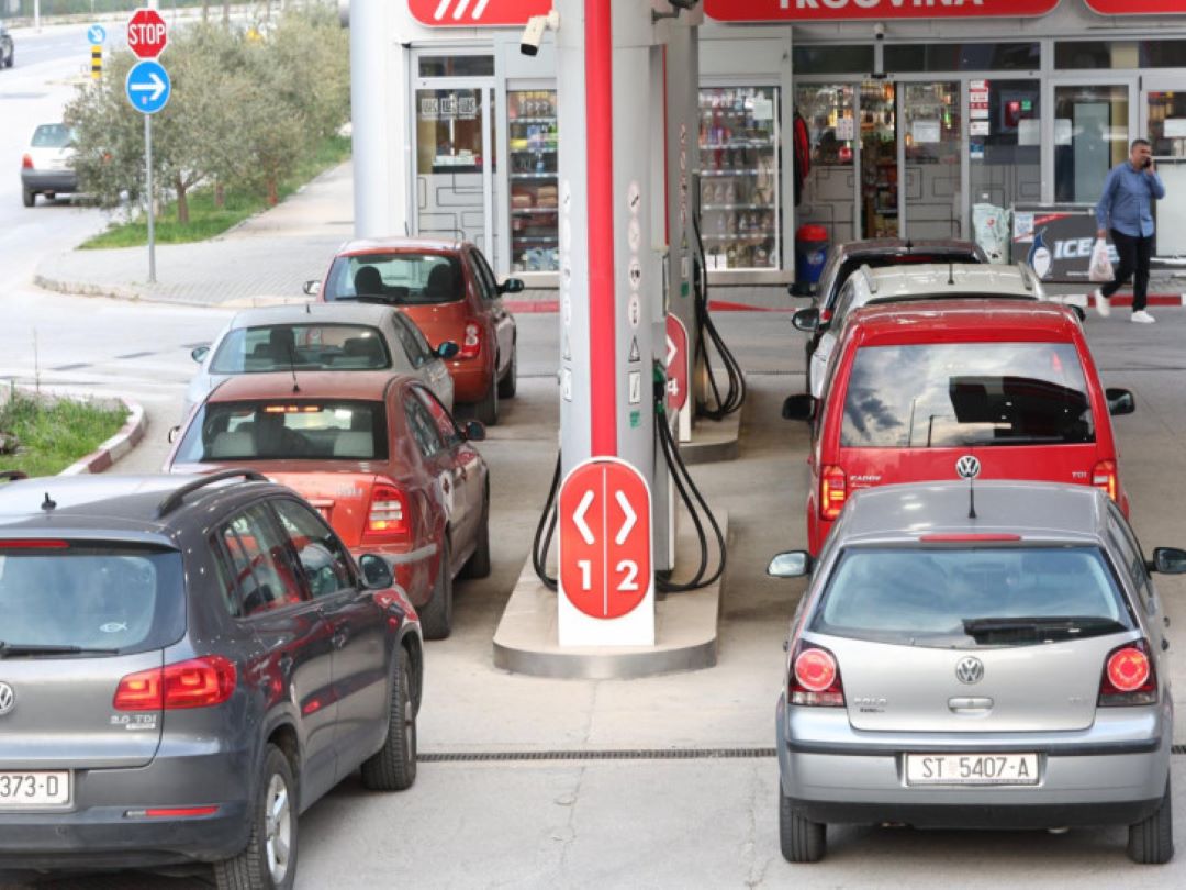 Nestašica dizela u Hrvatskoj - gužve na pumpama