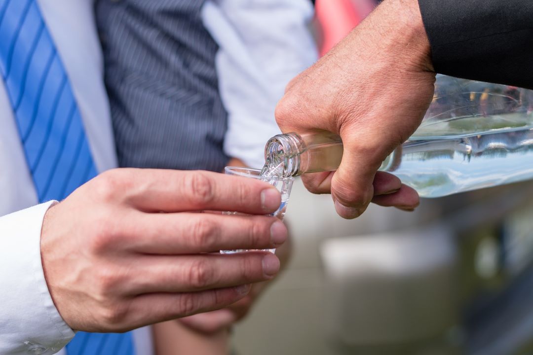 Domaća rakija na svadbama u Republici Srpskoj uz poseban uslov