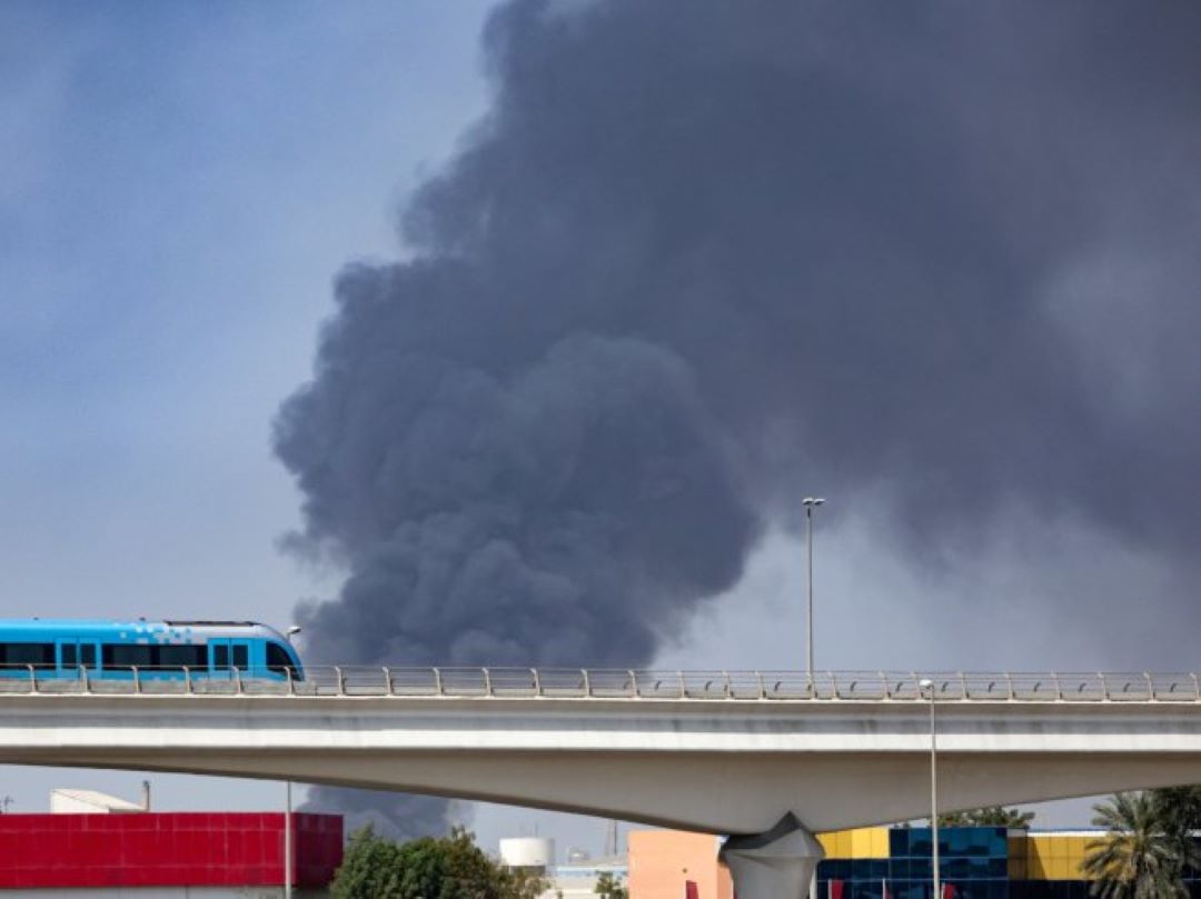 Iran zasuo Emirate raketama i dronovima: Balistički projektil pogodio Dubai