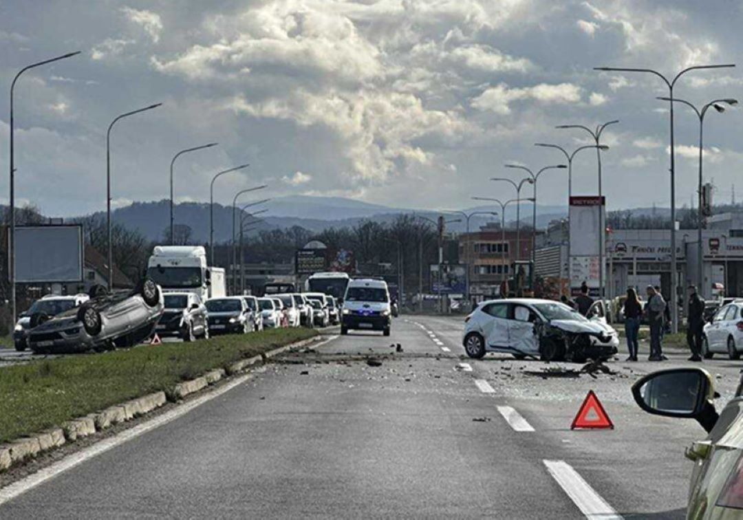 Više povrijeđenih u teškom udesu na ulazu u Banjaluku