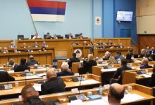 Narodna skupština usvojila zakone: Veće plate u javnom sektoru