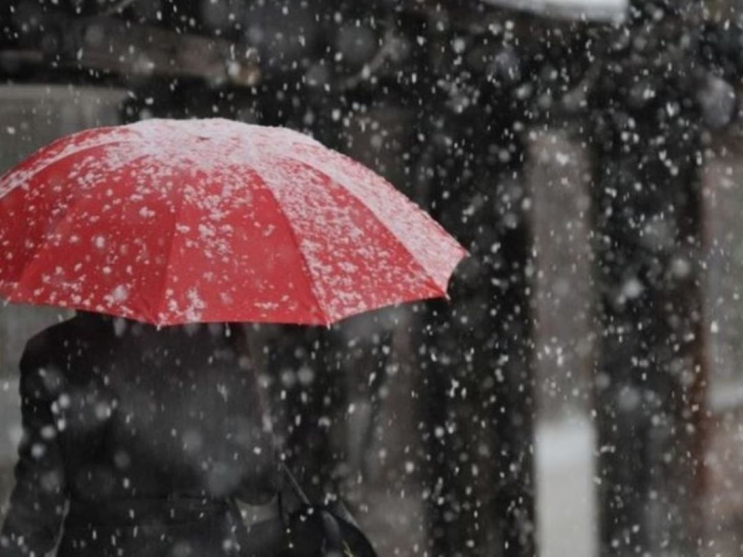 RHMZ izdao upozorenje: Olujni vjetar, obilne padavine i snijeg u RS