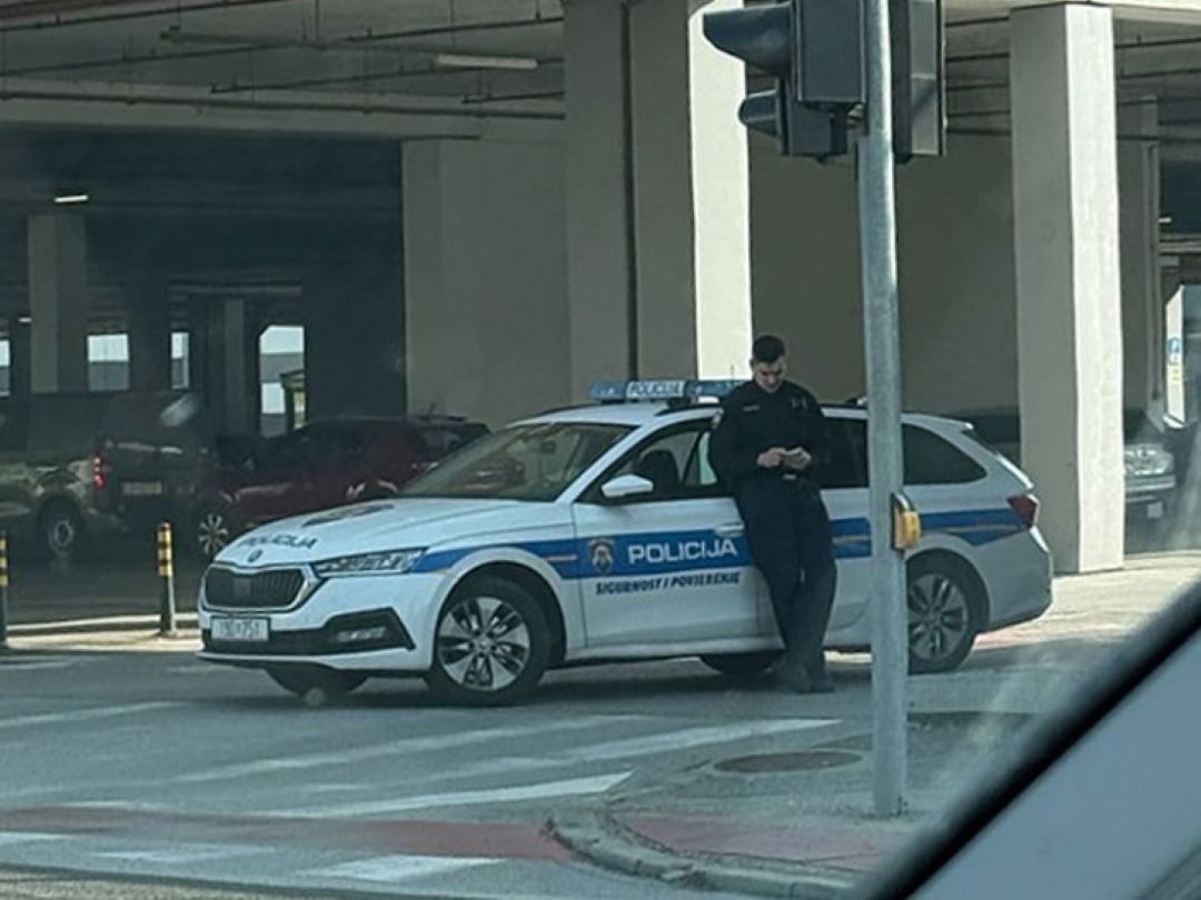 Tri tržna centra u Zagrebu evakuisana zbog dojave o bombama