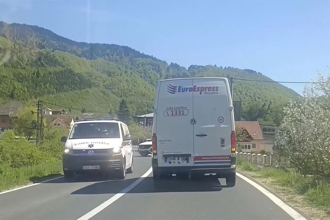 Žena poginula, a muškarac teško povrijeđen u sudaru automobila i motocikla kod Jajca