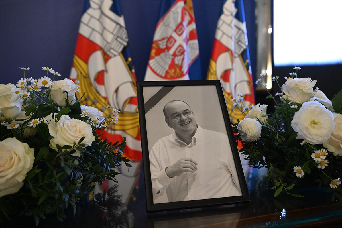 Posljednji oproštaj: Legende sporta na komemoraciji Dušku Vujoševiću