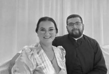 Dan žalosti u Brodu i Derventi: Sahranjeni Nenad i Nedeljka Mitrić