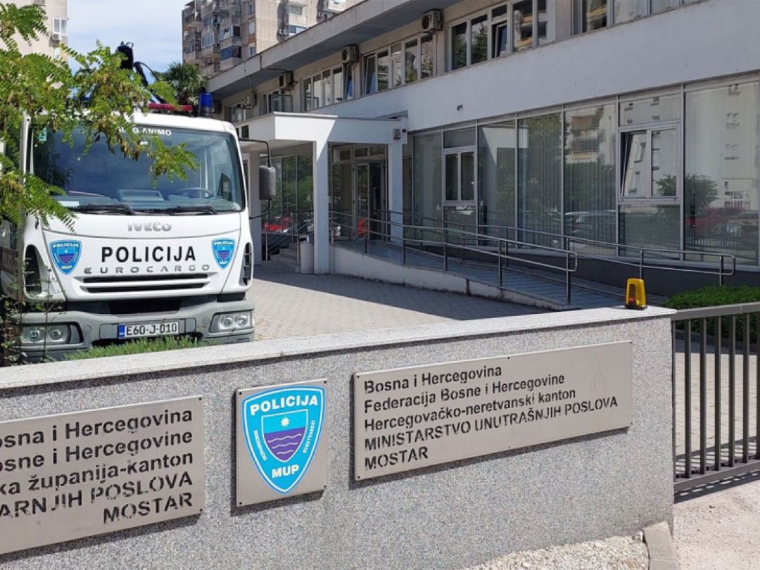 Uzbuna u Hercegovini: Prijetnje bombama u više škola