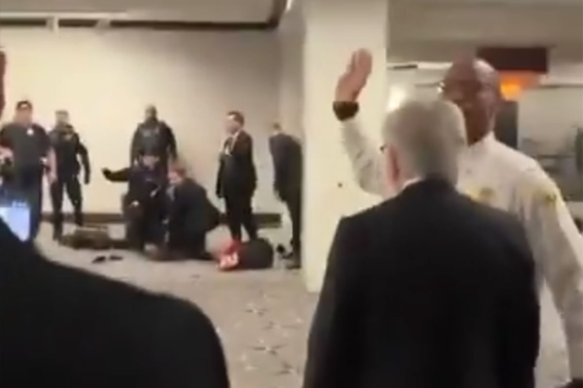 Objavljeni novi dramatični snimci napada i hapšenja u hotelu u kojem je bio Tramp (VIDEO)