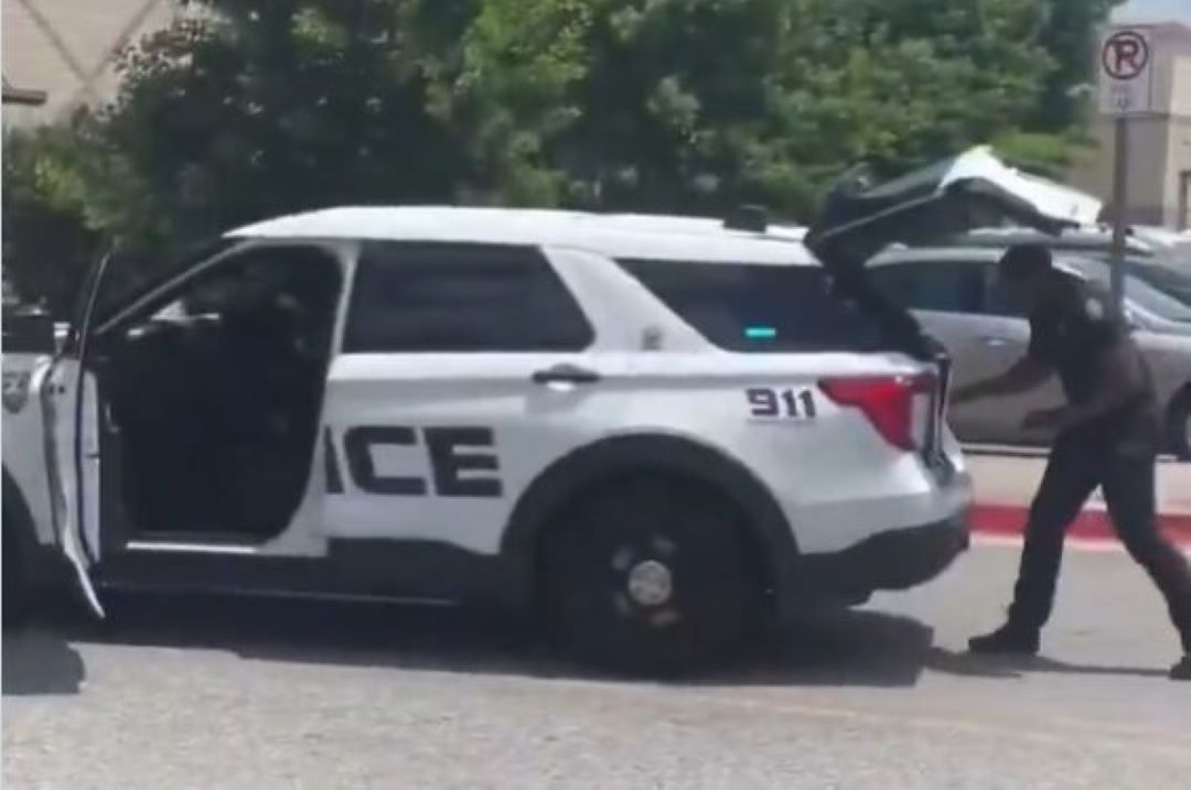 Pucnjava u tržnom centru: Ranjeno deset osoba, napadači u bjekstvu