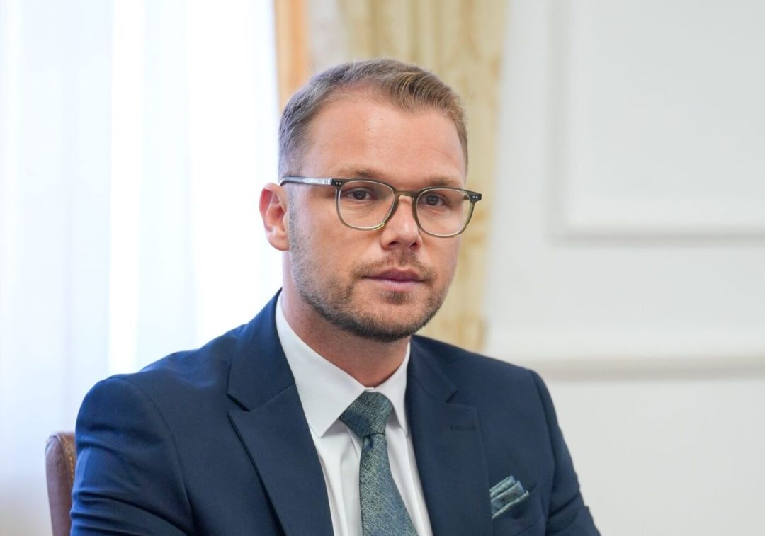 Draško Stanivuković poklanja stan djeci nastradalih sveštenika i popadije