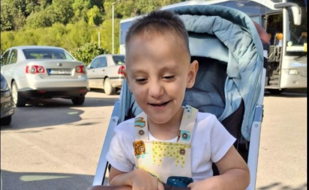 Pozovimo 17115 i pomozimo malom Todoru