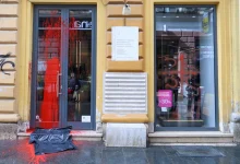 Uhapšen osumnjičeni za posipanje crvene farbe i ispisivanje “4S” na dvije radnje