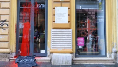 Uhapšen osumnjičeni za posipanje crvene farbe i ispisivanje “4S” na dvije radnje