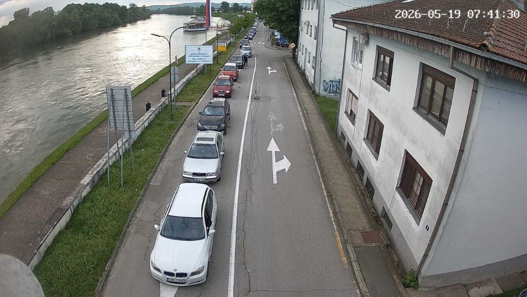 Gužve u Kozarskoj Dubici zbog zatvaranja GP Gradiška