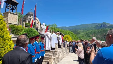 Obilježavanje u Starom Brodu: Ružama u Drini odaju počast za više od 6.000 ubijenih