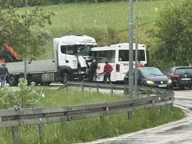 Jeziv sudar kod Mrkonjić Grada, poginula jedna osoba