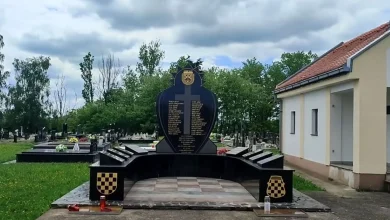 Uklonjen spomenik sa ustaškim simbolom u Modranu kod Dervente