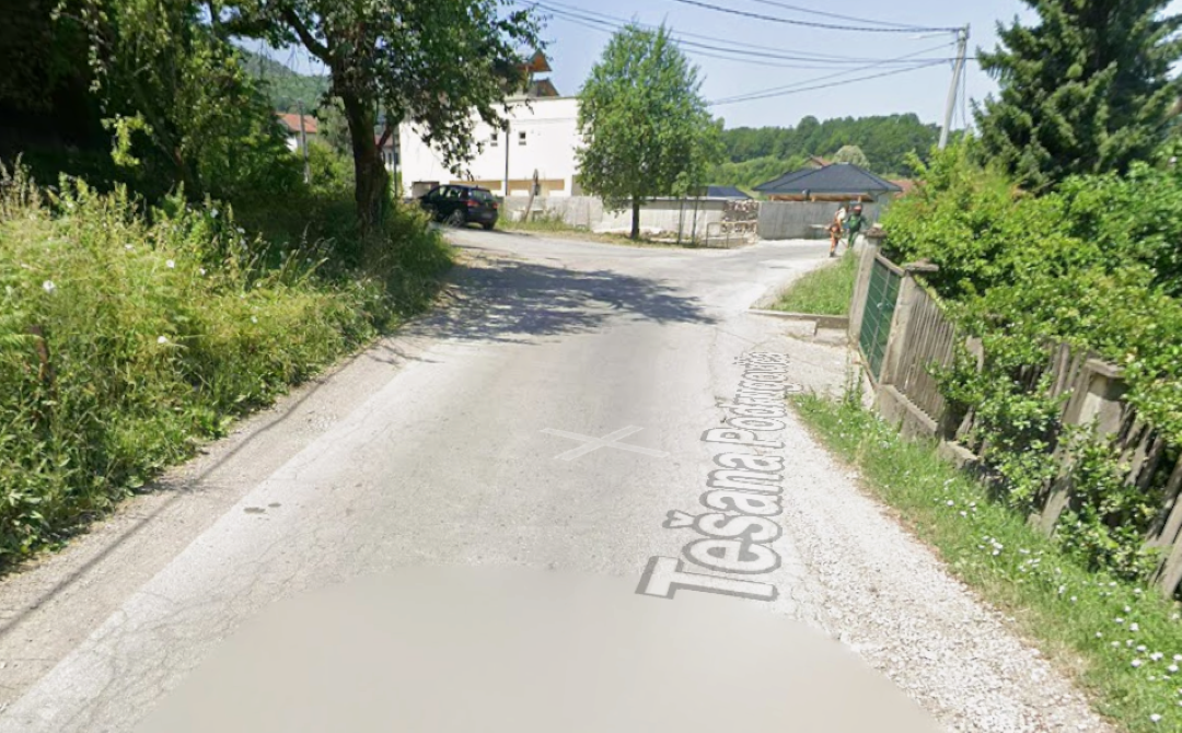 Mještani Debeljaka sami kupili asfalt i zakrpili rupe