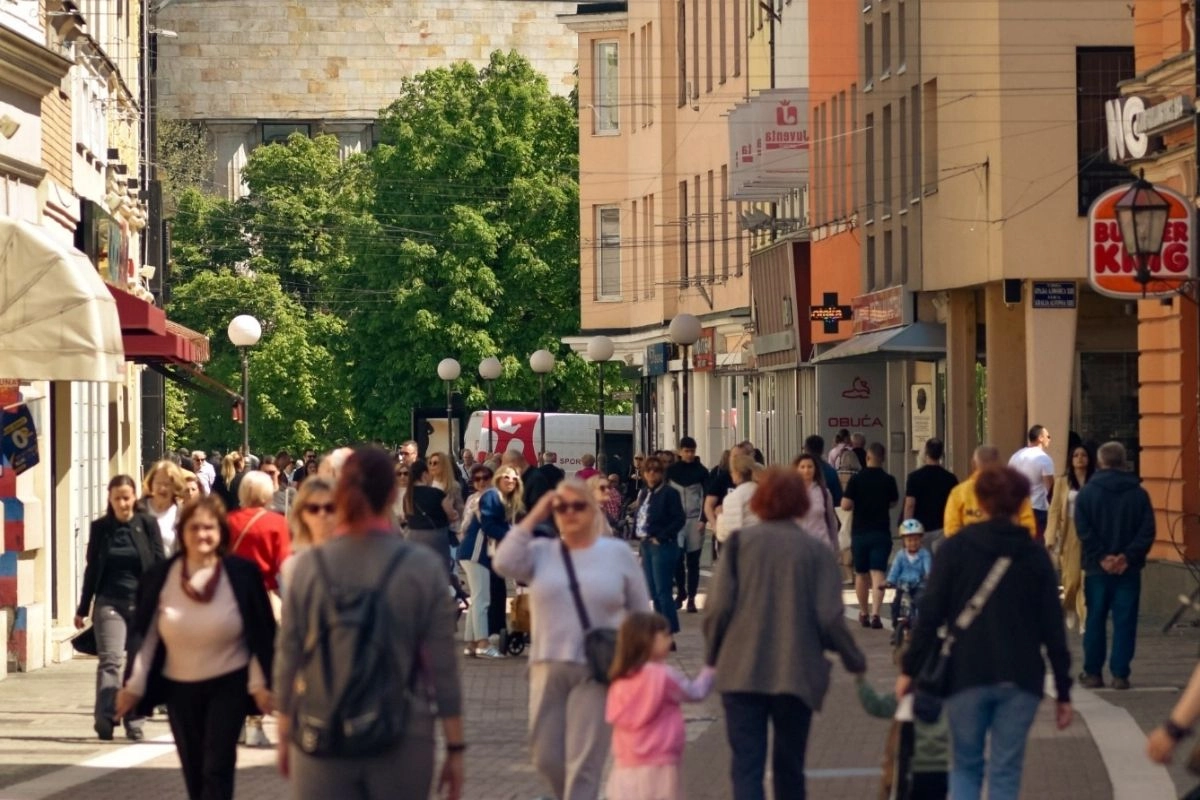 Detaljna prognoza: Meteorolozi najavili temperature do 32 stepena, ali i kišu