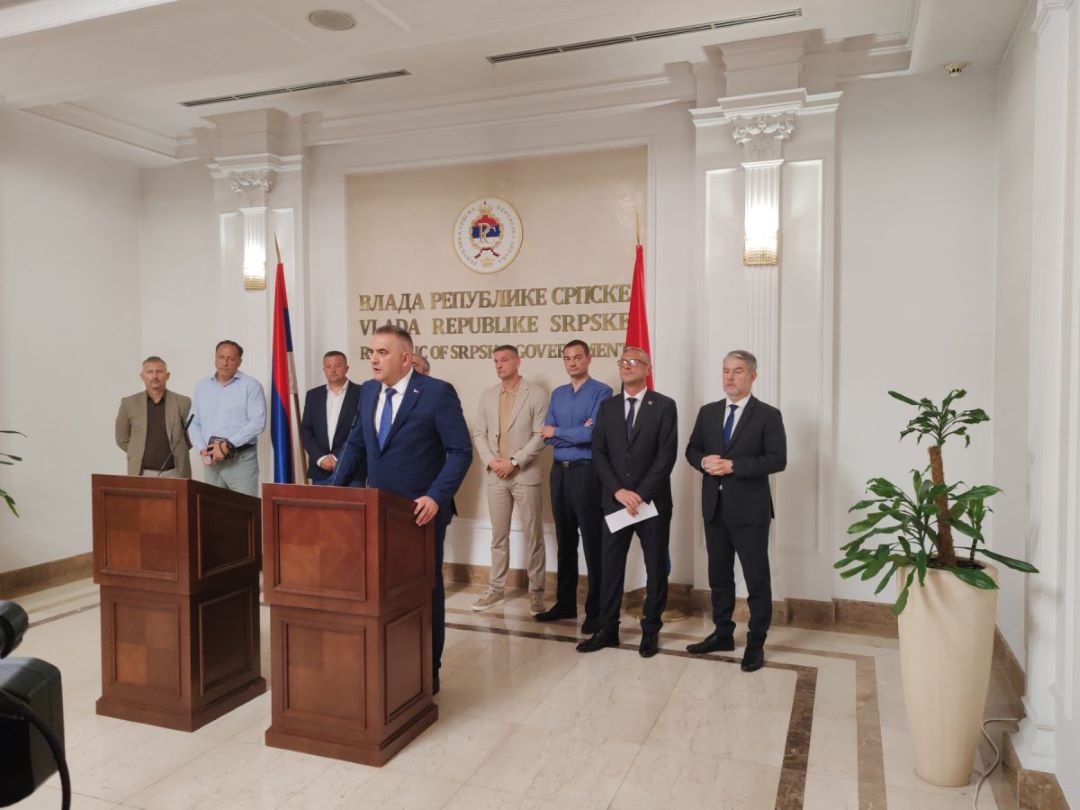 Potpisan poseban kolektivni ugovor za zaposlene u javnim službama