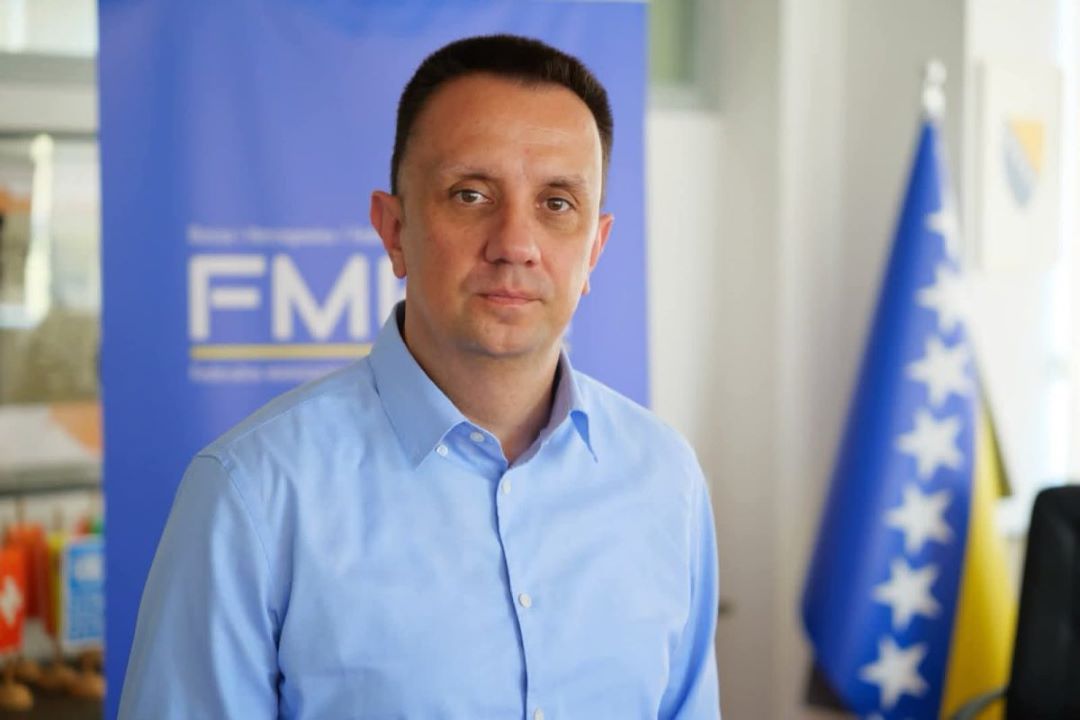 TI BiH prijavio firmu Lakićeve supruge zbog poslova sa javnim preduzećima
